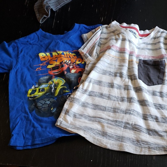 Bundle of 4T Short sleeved shirts - Picture 4 of 7